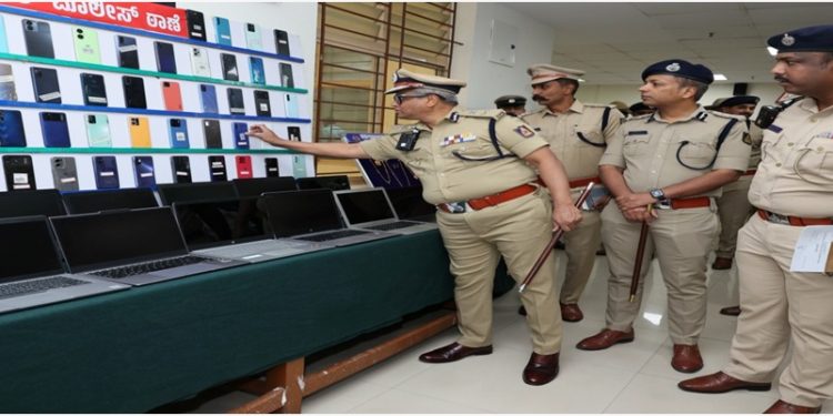 ಮೊಬೈಲ್ ಪೋನ್ ಕಳುವು ಮಾಡತ್ತಿದ್ದ ಓರ್ವ ವ್ಯಕ್ತಿಯ ವಶ.  10 ಲಕ್ಷ ಮೌಲ್ಯದ 45 ಮೊಬೈಲ್ ಫೋನ್‌ಗಳ ವಶ