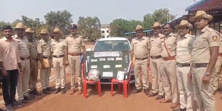 ಪೊಲೀಸರ ಸೋಗಿನಲ್ಲಿ ಚಿನ್ನಾಭರಣದ ವ್ಯಾಪಾರಿಯಿಂದ ಸುಲಿಗೆ ನಡೆಸಿದ ಖದೀಮರ ಹೆಡೆಮುರಿ ಕಟ್ಟುವಲಿ ಬೀದರ್ ಪೊಲೀಸರು ಯಶಸ್ವಿಯಾಗಿದ್ದಾರೆ