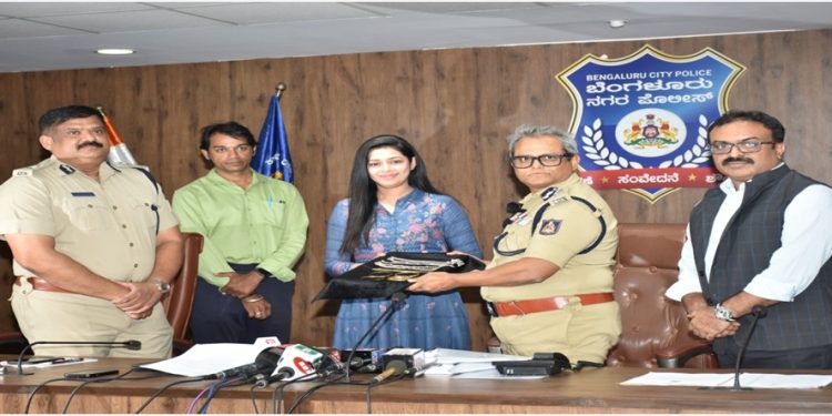 ಮಾಲೀಕರ ಮನೆಯಲ್ಲಿಯೇ ಕೆಲಸದಾಕೆಯಿಂದ ಚಿನ್ನ-ಬೆಳ್ಳಿ ಪದಾರ್ಥಗಳ ಕಳುವು.