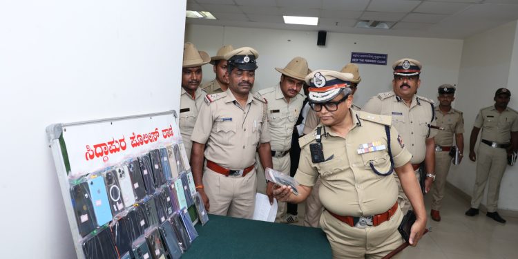 ಮೊಬೈಲ್ ಫೋನ್ಗಳನ್ನು ಕಳ್ಳತನ ಮಾಡುತ್ತಿದ್ದ ಓರ್ವನ ಬಂಧನ. 719,50 ಲಕ್ಷ ಮೌಲ್ಯದ 32 ಮೊಬೈಲ್ ಫೋನ್ಗಳ ವಶ.