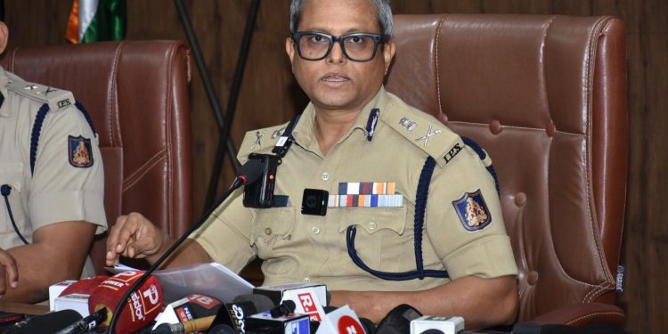 ಸುಲಿಗೆ ಮಾಡುತ್ತಿದ್ದ ಮೂವರ ಬಂಧನ