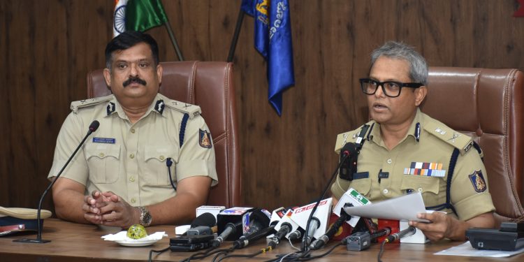 ಕಳ್ಳತನ ಮಾಡುತ್ತಿದ್ದ ಇಬ್ಬರ ಬಂಧನ