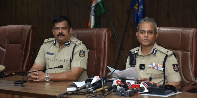 ದ್ವಿ-ಚಕ್ರ ವಾಹನಗಳನ್ನು ಕಳವು ಮಾಡುತ್ತಿದ್ದ ಇಬ್ಬರು ವ್ಯಕ್ತಿಗಳ ಬಂಧನ, 09 ದ್ವಿ-ಚಕ್ರ ವಾಹನಗಳ ವಶ, ಮೌಲ್ಯ 15 ಲಕ್ಷ.