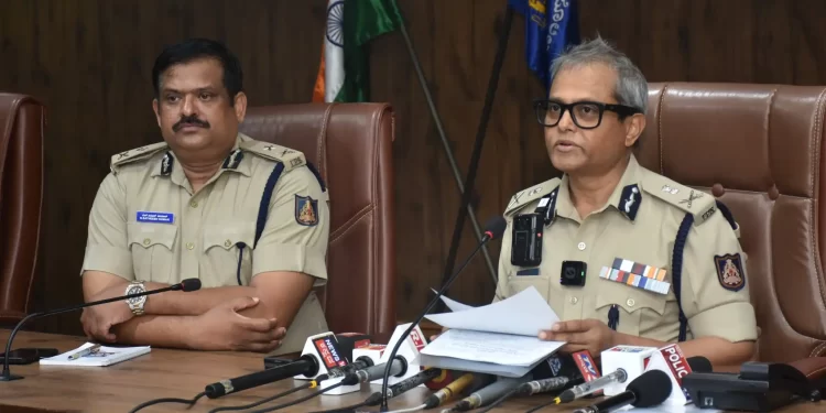 ನಗರ ಪೊಲೀಸರು, ಬೆಂಗಳೂರು ಪೊಲೀಸ್ ಆಯುಕ್ತರು ವಿವಿಧ ಪ್ರಕರಣಗಳನ್ನು ಬಗೆಹರಿಸಿದ್ದಾರೆ