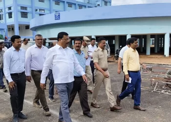 ಜಿಲ್ಲಾ ಅಧಿಕಾರಿಗಳು ಭದ್ರತಾ ಕ್ರಮಗಳನ್ನು ಖಾತ್ರಿಪಡಿಸುತ್ತಾರೆ