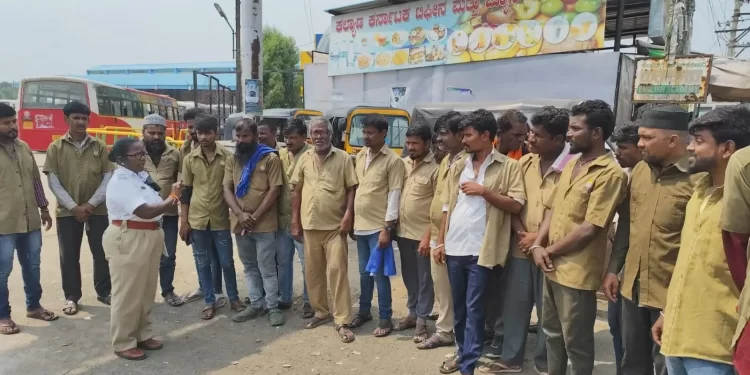 ಕಲಬುರ್ಗಿ ಪೊಲೀಸರು ಆಟೋ ಚಾಲಕರಿಗೆ ಶಿಕ್ಷಣ ನೀಡುತ್ತಾರೆ