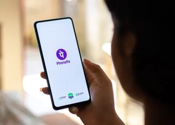 ಲೋಕಾಯುಕ್ತ ಪೊಲೀಸರು ಲಂಚ ಕೇಳಲು ಕಂದಾಯ ಅಧಿಕಾರಿಗಳನ್ನು ಬುಕ್ ಮಾಡುತ್ತಾರೆ