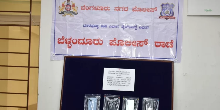 ಗ್ಯಾಜೆಟ್ ಕಳ್ಳತನದ ವಿರುದ್ಧ ಬೆಳ್ಳಂದೂರು ಪೊಲೀಸರು ಕದ್ದೊಯ್ದ ₹10 ಲಕ್ಷ ಮೌಲ್ಯದ ಎಲೆಕ್ಟ್ರಾನಿಕ್ಸ್ ವಶಪಡಿಸಿಕೊಂಡಿದ್ದಾರೆ.