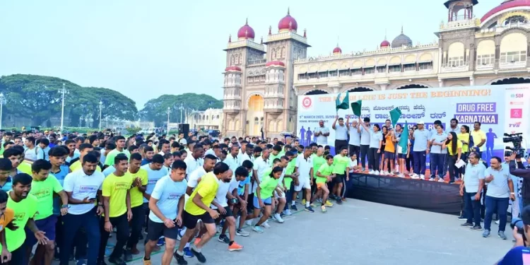 ಮೈಸೂರು ಅರಮನೆಯಲ್ಲಿ ಕರ್ನಾಟಕ ರಾಜ್ಯ ಪೊಲೀಸ್ ಓಟಕ್ಕೆ ದಕ್ಷಿಣ ವಲಯ ಡಿಐಜಿಪಿ ನೇತೃತ್ವ ವಹಿಸಿದ್ದಾರೆ