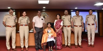 ಹೆಡ್ ಕಾನ್ಸ್ಟೇಬಲ್ ಅವರ ಪುತ್ರಿ ರಾಜ್ಯದಲ್ಲಿ ಎರಡನೇ ರ‍್ಯಾಂಕ್ ಗಳಿಸಿದ್ದಾರೆ, ಪೊಲೀಸ್ ಅಧಿಕಾರಿಗಳಿಂದ ಸನ್ಮಾನ