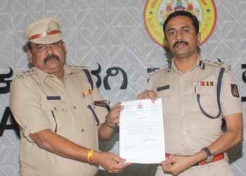 225 ಕಳುವಾದ ಮೊಬೈಲ್ಗಳನ್ನು ವಶಪಡಿಸಿಕೊಳ್ಳಲಾಗಿದೆ, ಆಯುಕ್ತ ಶರಣಪ್ಪ ಅವರ ಪ್ರಯತ್ನಗಳನ್ನು ಶ್ಲಾಘಿಸಿದ್ದಾರೆ