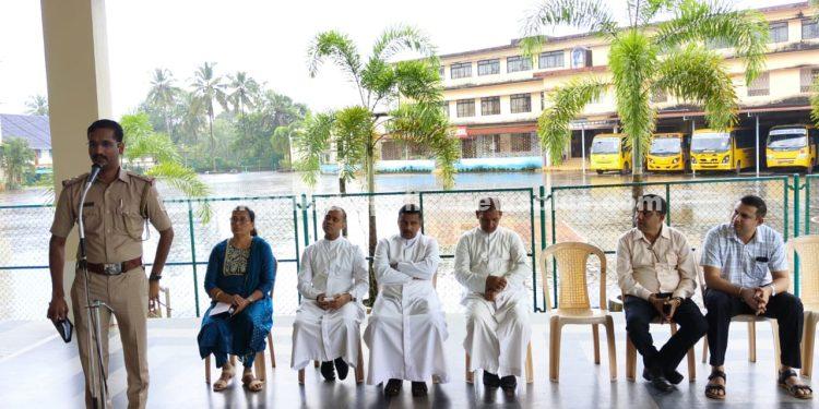 ಶಿರ್ವಾ ಆರೋಗ್ಯ ಮಾತೆಯ ಚರ್ಚ್‌ನಲ್ಲಿ ಸೈಬರ್ ವಂಚನೆ ಜಾಗೃತಿ ಕಾರ್ಯಕ್ರಮ