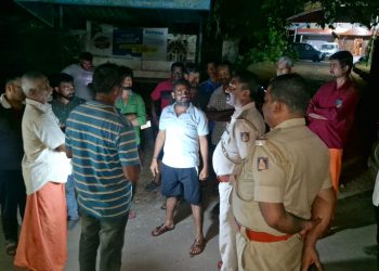 ಶಿರ್ವ ನ್ಯಾರ್ಮದಲ್ಲಿ ಲಾರಿಗೆ ಸಿಲುಕಿದ ಎಲೆಕ್ಟ್ರಿಕ್ ವಯರ್ 3.30 ತಾಸು ವಿದ್ಯುತ್ ವ್ಯತ