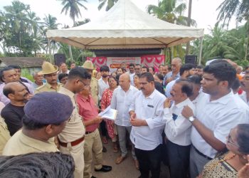 ಹದಗೆಟ್ಟ ರಸ್ತೆಗೆ ವಿರೋಧವಾಗಿ ಶಿರ್ವದಲ್ಲಿ ಯುವ ಕಾಂಗ್ರೆಸ್ ಪ್ರತಿಭಟನೆ