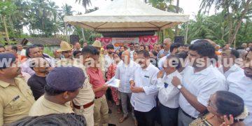 ಹದಗೆಟ್ಟ ರಸ್ತೆಗೆ ವಿರೋಧವಾಗಿ ಶಿರ್ವದಲ್ಲಿ ಯುವ ಕಾಂಗ್ರೆಸ್ ಪ್ರತಿಭಟನೆ