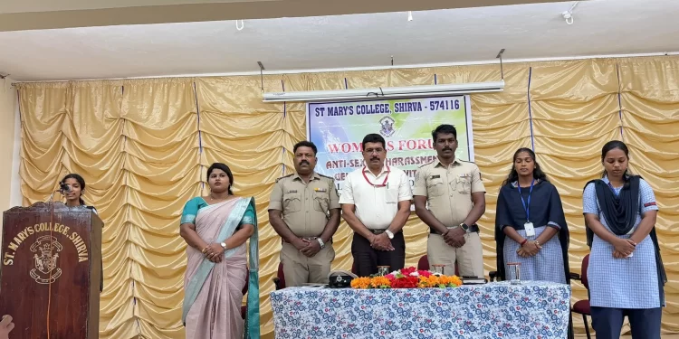 ಸೇಂಟ್ ಮೇರಿಸ್ ಕಾಲೇಜಿನಲ್ಲಿ ಕಾನೂನು ಜಾಗೃತಿ ಕಾರ್ಯಕ್ರಮ