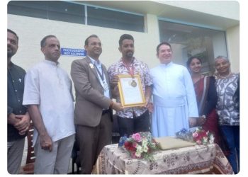 ಕೊಳಲು ನುಡಿಸುತ್ತಾ 700 ಮೀ ಈಜುವ ಮೂಲಕ ವಿಶ್ವ ದಾಖಲೆ.