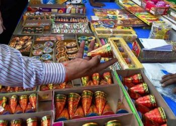 ಅತ್ತಿಬೆಲೆ ದುರಂತದ ನಂತರ ದೀಪಾವಳಿ ಪಟಾಕಿ ಮಾರಾಟಕ್ಕೆ ಬೆಂಗಳೂರು ಪೊಲೀಸರು ನಿಯಮಗಳನ್ನು ಬಿಗಿಗೊಳಿಸಿದ್ದಾರೆ