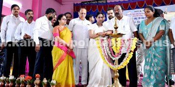 ₹2.80 ಕೋಟಿ ಮೌಲ್ಯದ ರಸ್ತೆ ಕಾಮಗಾರಿಗೆ ಸಚಿವೆ ಲಕ್ಷ್ಮಿ ಆರ್. ಹೆಬ್ಬಾಳ್ಕರ್ ಗುದ್ದಲಿ ಪೂಜೆ