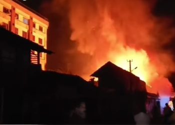 ಕುಂದಾಪುರದಲ್ಲಿ ಅಗ್ನಿ ಅವಘಡ: ನಾಲ್ಕು ಅಂಗಡಿಗಳು ಸುಟ್ಟು ಭಸ್ಮ