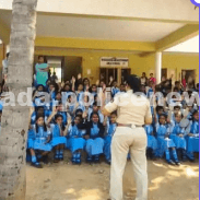 ಶಾಲಾ ಮಕ್ಕಳಿಗೆ ರಸ್ತೆ ಜಾಗೃತಿ