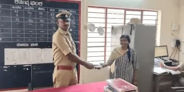 ಪೊಲೀಸರು ಕಳೆದುಹೋದ ಫೋನ್ ಹಿಂತಿರುಗಿಸಿದರು