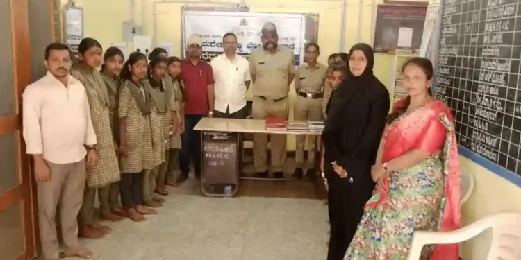 ಪಿ.ಡಿ.ಹಳ್ಳಿ ಠಾಣೆಯಲ್ಲಿ ವಿದ್ಯಾರ್ಥಿಗಳ ಜಾಗೃತಿ ಕಾರ್ಯಕ್ರಮ