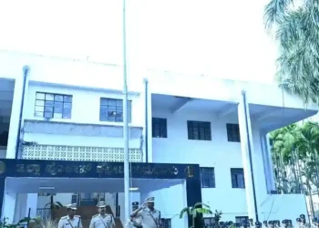 ತುಮಕೂರು ಪೊಲೀಸ್ ಕಚೇರಿಯಲ್ಲಿ ಗಣರಾಜ್ಯೋತ್ಸವ ಧ್ವಜಾರೋಹಣ