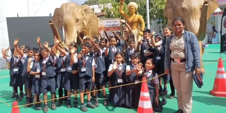 ಚೈತ್ರೋತ್ಸವದಲ್ಲಿ ಅಕ್ಕ ಪಡೆ ಸಂಚಾರ ಜಾಗೃತಿ