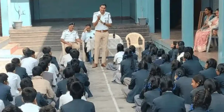 ರಸ್ತೆ ಸುರಕ್ಷತಾ ಜಾಗೃತಿ ತರಬೇತಿ