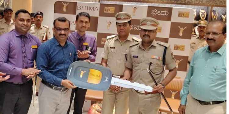 ಉಡುಪಿ ಜಿಲ್ಲಾ ಪೊಲೀಸರಿಗೆ ಬೊಲೆರೋ ಜೀಪ್ ಹಸ್ತಾಂತರ