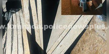 ಶಿರ್ವದಲ್ಲಿ ಸೆಂಟ್ರಿಂಗ್ ಶೀಟ್ ಕಳವು: ಆಟೋ ರಿಕ್ಷಾ ಸಹಿತ ಆರೋಪಿ ವಶಕ್ಕೆ