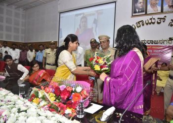 ನಿರ್ಗಮಿತ ಜಿಲ್ಲಾಧಿಕಾರಿಗೆ ಬೀಳ್ಕೊಡುಗೆ, ನೂತನ ಜಿಲ್ಲಾಧಿಕಾರಿಗೆ ಸ್ವಾಗತ ಮತ್ತು ಸನ್ಮಾನ