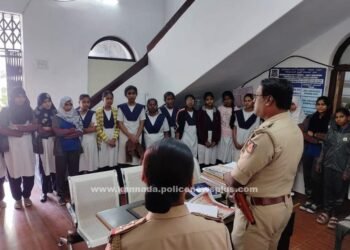 ಶಾಲಾ ಮಕ್ಕಳಿಗೆ ಪೊಲೀಸ್ ಜಾಗೃತಿ
