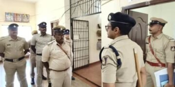 ಆಗುಂಬೆ ಠಾಣೆಗೆ ಹಿರಿಯ ಅಧಿಕಾರಿ ಭೇಟಿ