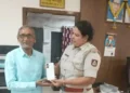 ಪೊಲೀಸರಿಂದ ಮೊಬೈಲ್ ಹಿಂತಿರುಗಿಕೆ