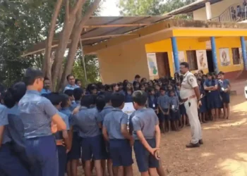 ಪೊಲೀಸರಿಂದ ಸುರಕ್ಷತಾ ಜಾಗೃತಿ ಕಾರ್ಯಕ್ರಮ