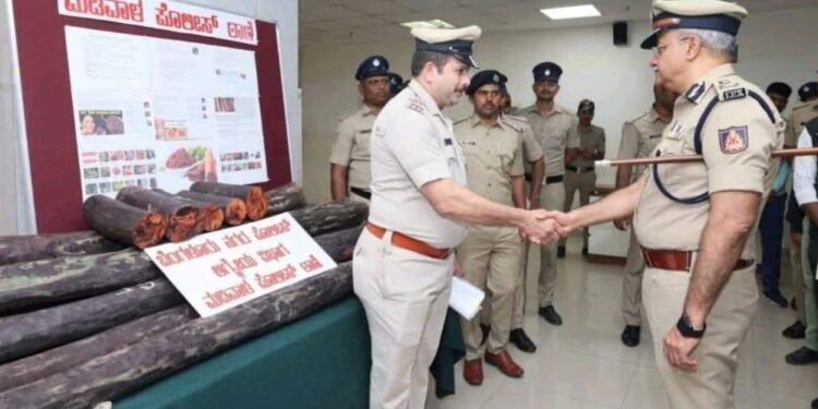 ಕೆಂಪು ಶ್ರೀಗಂಧ ಕಳ್ಳಸಾಗಣೆದಾರನ ಬಂಧನ