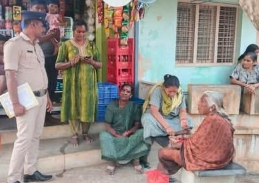 ಪೊಲೀಸರು ಸಮುದಾಯ ಜಾಗೃತಿ ಅಭಿಯಾನ ನಡೆಸಿದರು