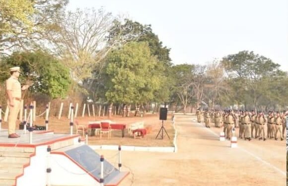 ಕೆಜಿಎಫ್ ಡಿಎಆರ್‌ನಲ್ಲಿ ಸಾಪ್ತಾಹಿಕ ಪರೇಡ್ ನಡೆಸಲಾಯಿತು