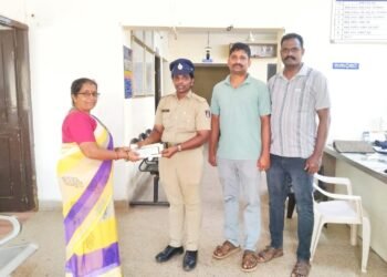 ಬ್ರಹ್ಮಾವರ ಪೊಲೀಸರು ಕಳೆದುಹೋದ ಪರ್ಸ್ ವಶಪಡಿಸಿಕೊಂಡಿದ್ದಾರೆ