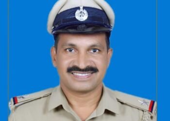 ಅಧಿಕಾರಿಗಳಿಗೆ ಸಿಎಂ ಚಿನ್ನದ ಪದಕ ಗೌರವ