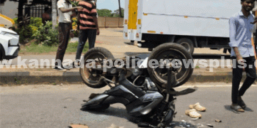 ಶಿರ್ವ: ಕಾರು ಹಾಗೂ ಬೈಕ್ ಸಿನಿಮೀಯ ರೀತಿಯಲ್ಲಿ ಡಿಕ್ಕಿ, ಬೈಕ್ ಸವಾರ ಅಪಾಯದಿಂದ ಪಾರು