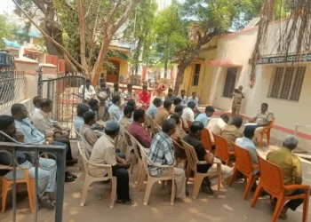 ಸುರಕ್ಷತಾ ಸಭೆಯಲ್ಲಿ ಆಟೋ ಚಾಲಕರು ಭಾಗವಹಿಸಿದರು