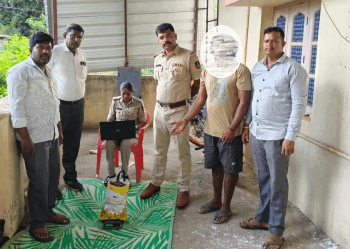 ಪೊಲೀಸರು ಗಾಂಜಾ ವಶಪಡಿಸಿಕೊಂಡು ಆರೋಪಿಯನ್ನು ಬಂಧಿಸಿದ್ದಾರೆ