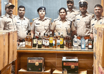 ₹17 ಲಕ್ಷ ಮೌಲ್ಯದ ನಕಲಿ ಮದ್ಯ ವಶಪಡಿಸಿಕೊಳ್ಳಲಾಗಿದೆ