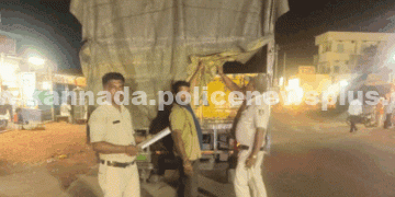 ಬಾಗಲಕೋಟೆ ಪೊಲೀಸರು ರಾತ್ರಿ ತಪಾಸಣೆ ನಡೆಸಿದ್ದಾರೆ