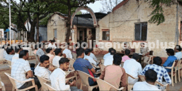 ಪೊಲೀಸರು ಶಾಲಾ ಸಂಚಾರ ಜಾಗೃತಿ ಸಭೆ ನಡೆಸಿದರು