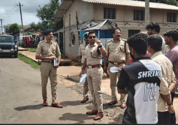 ಮಾರಕ ಅಪಘಾತದ ಸ್ಥಳವನ್ನು ಹಿರಿಯ ಪೊಲೀಸ್ ಅಧಿಕಾರಿಯಿಂದ ಪರಿಶೀಲಿಸಲಾಗಿದೆ