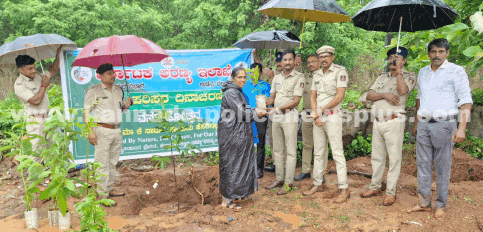 ಶಿರ್ವ ಪೊಲೀಸರು ಪರಿಸರ ದಿನಾಚರಣೆ ಆಚರಿಸಿದರು